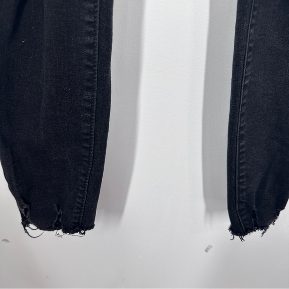 Old Navy Black Rockstar Jeggings 6 Petite Distressed Pull On - Picture 4 of 7